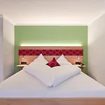 Der Helmerhof Allgaeu Hideaway מלון שוונגאו