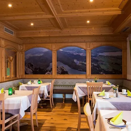 Helmerhof 3*